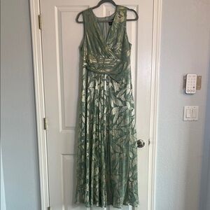 Adrianna Papell maxi dress sage green metallic foil gold leaf size 12 sleeveless